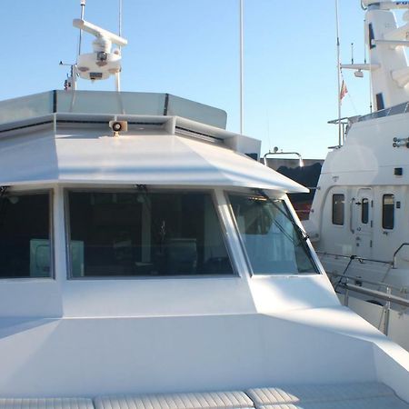 Your Own Private Yacht Hotel Sant Adria de Besos Buitenkant foto