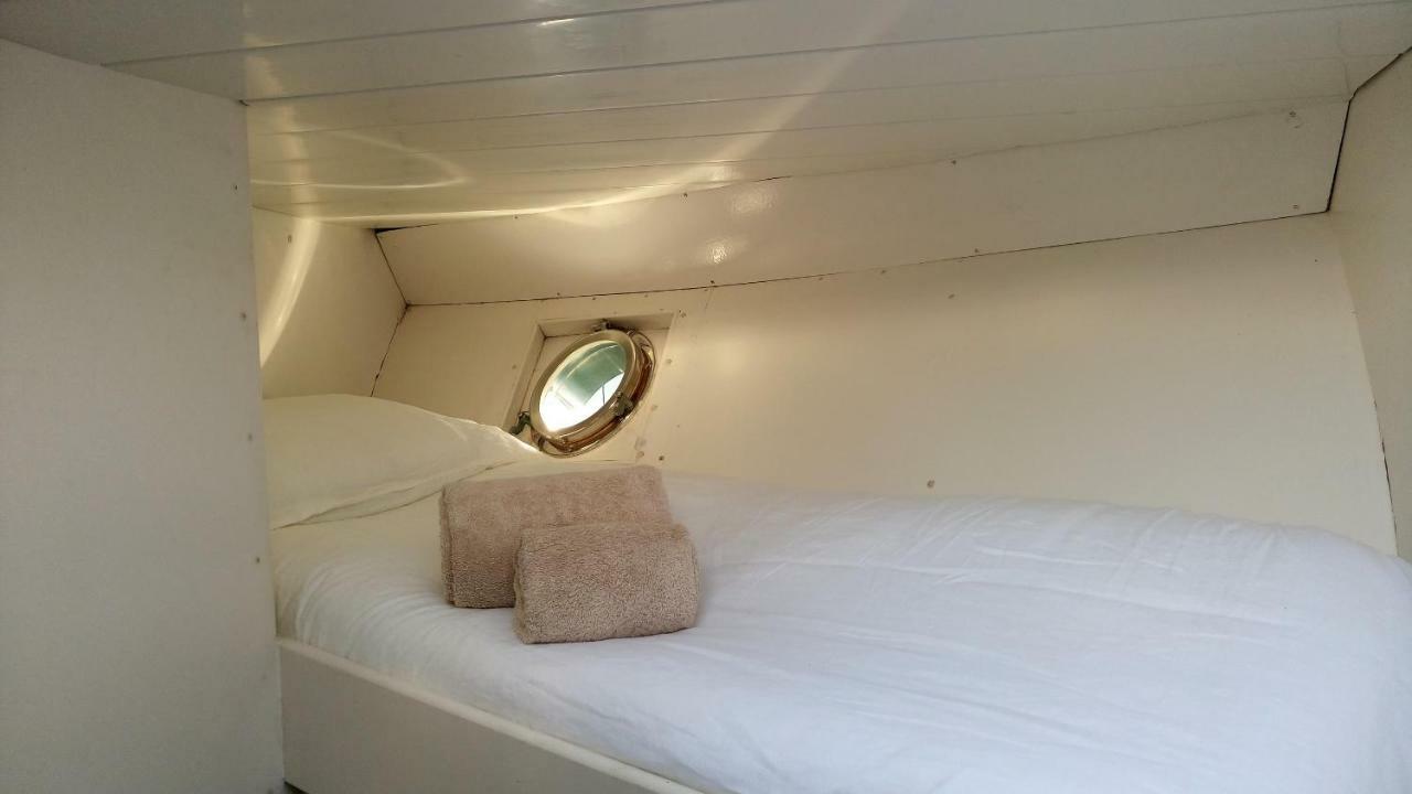 Your Own Private Yacht Hotel Sant Adria de Besos Buitenkant foto