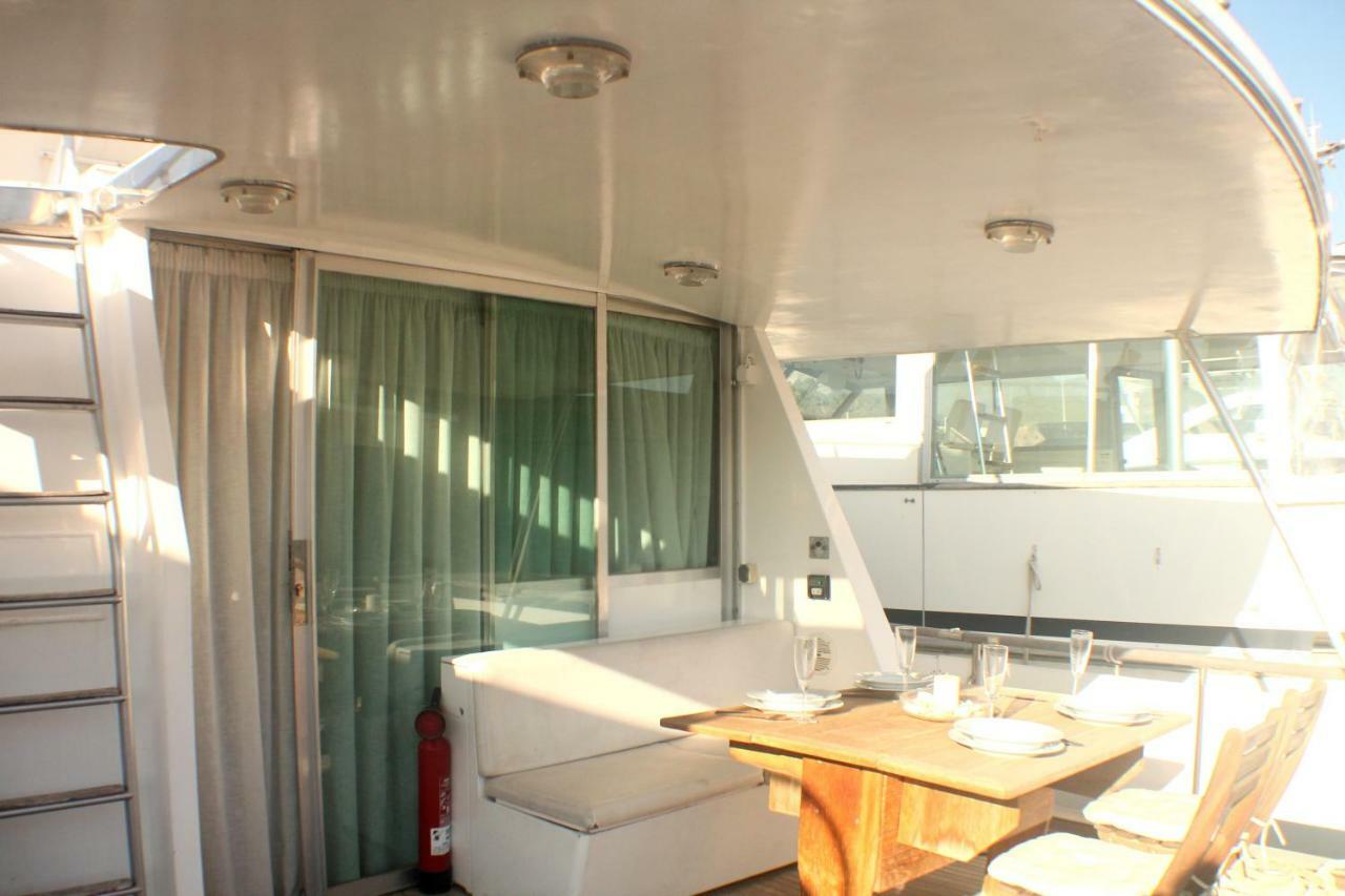 Your Own Private Yacht Hotel Sant Adria de Besos Buitenkant foto