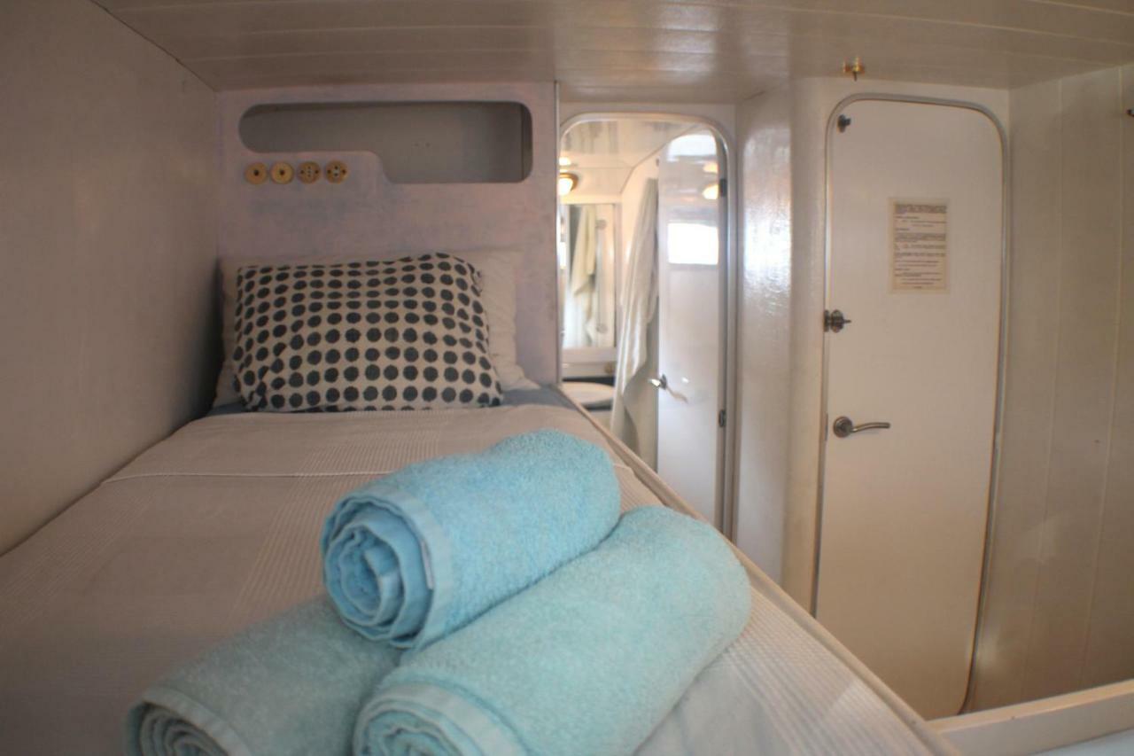 Your Own Private Yacht Hotel Sant Adria de Besos Buitenkant foto