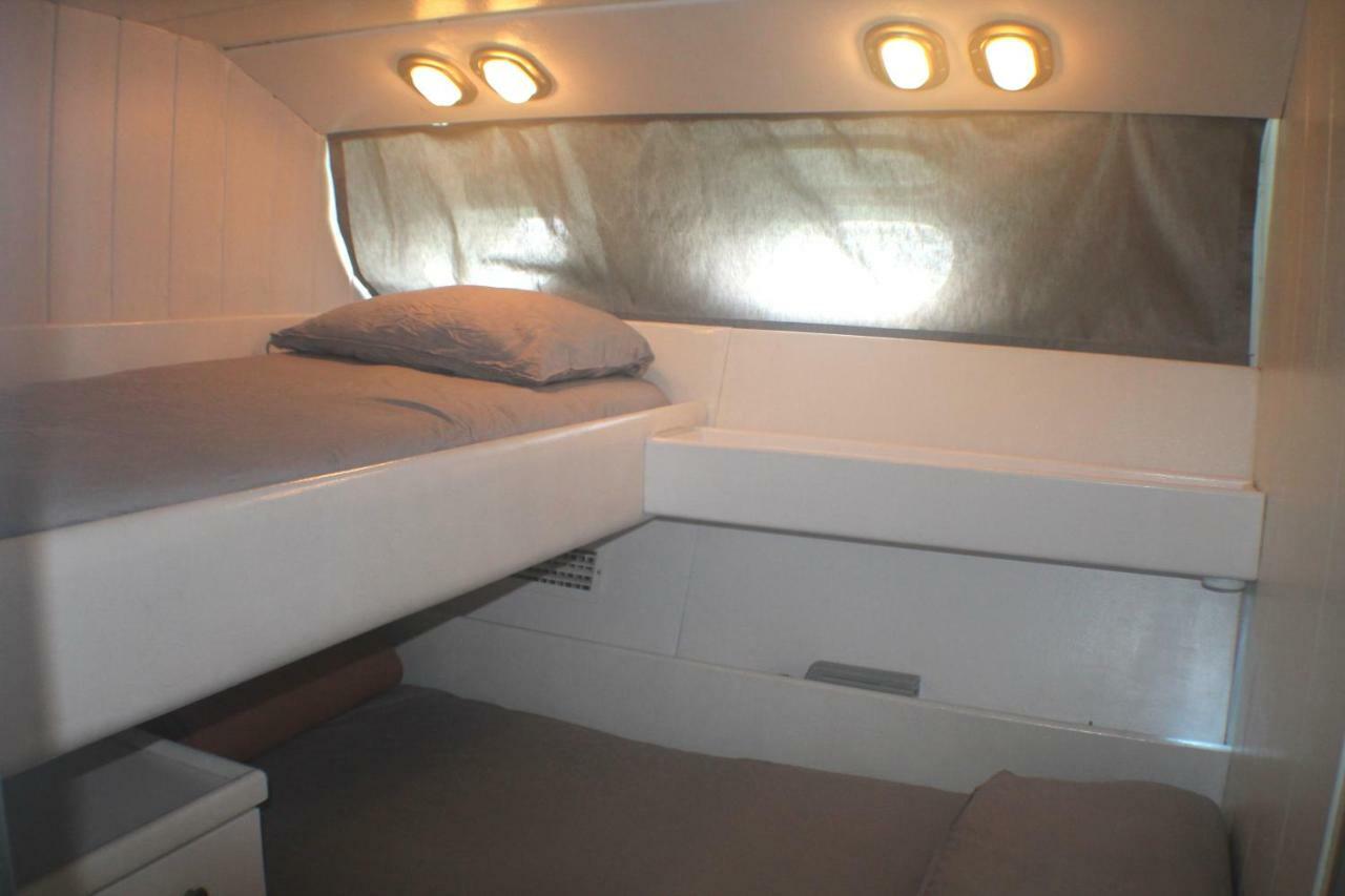 Your Own Private Yacht Hotel Sant Adria de Besos Buitenkant foto